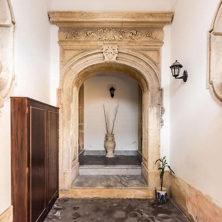 Palazzo Bozzanca Apartments By Wonderful Italy Сиракуза Екстериор снимка
