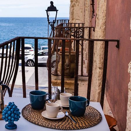 Palazzo Bozzanca Apartments By Wonderful Italy Сиракуза Екстериор снимка