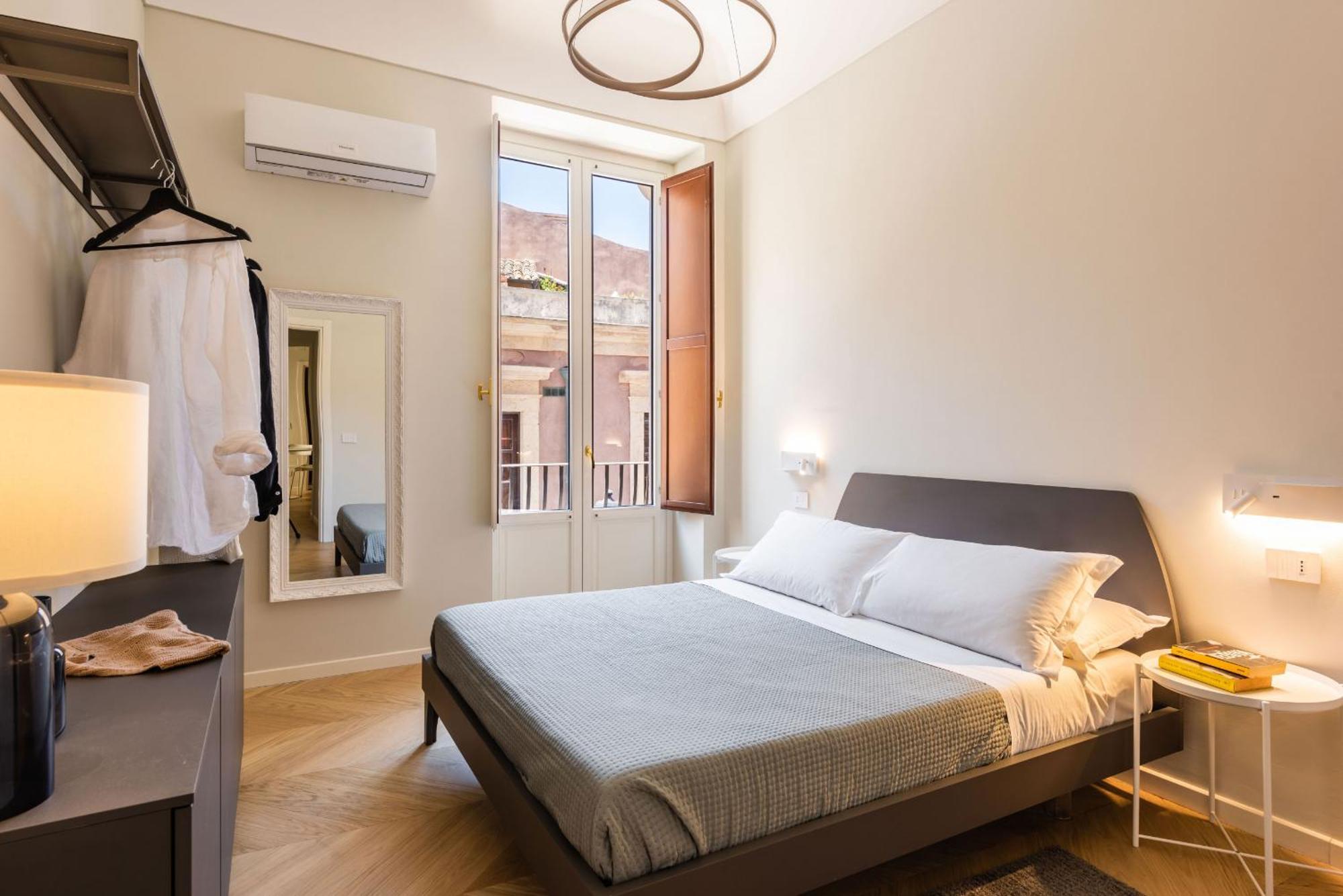 Palazzo Bozzanca Apartments By Wonderful Italy Сиракуза Екстериор снимка